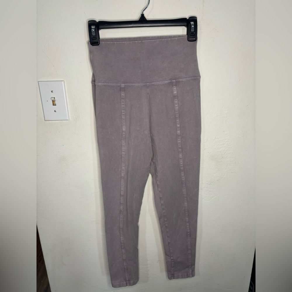 High-Waisted Gray Leggings